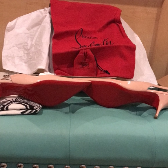 Christian Louboutin.   SALE - Picture 6 of 9